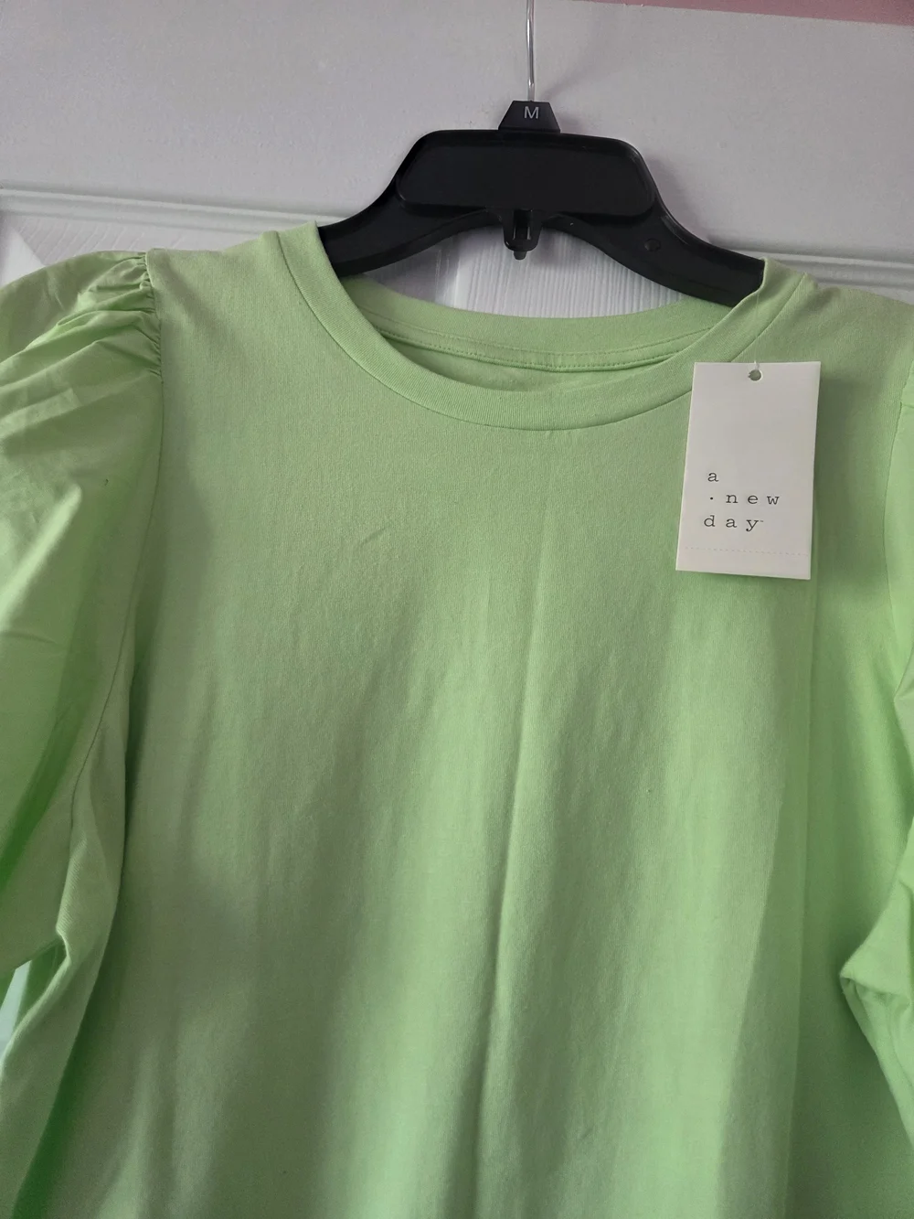 Women's puff elbow sleeve top size M NWT - Picture 3 of 4